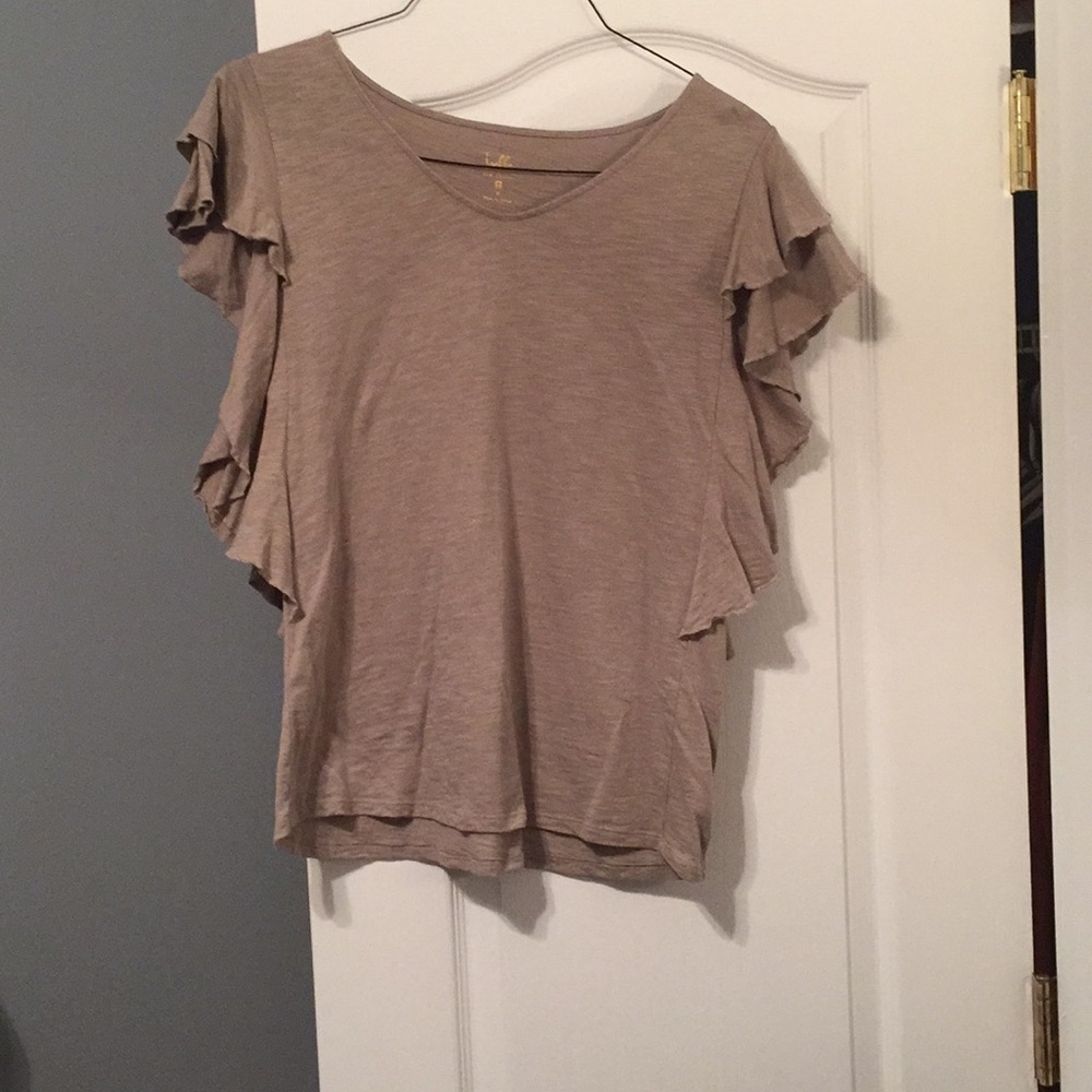 Summer top and tope color with butterfly sleeves